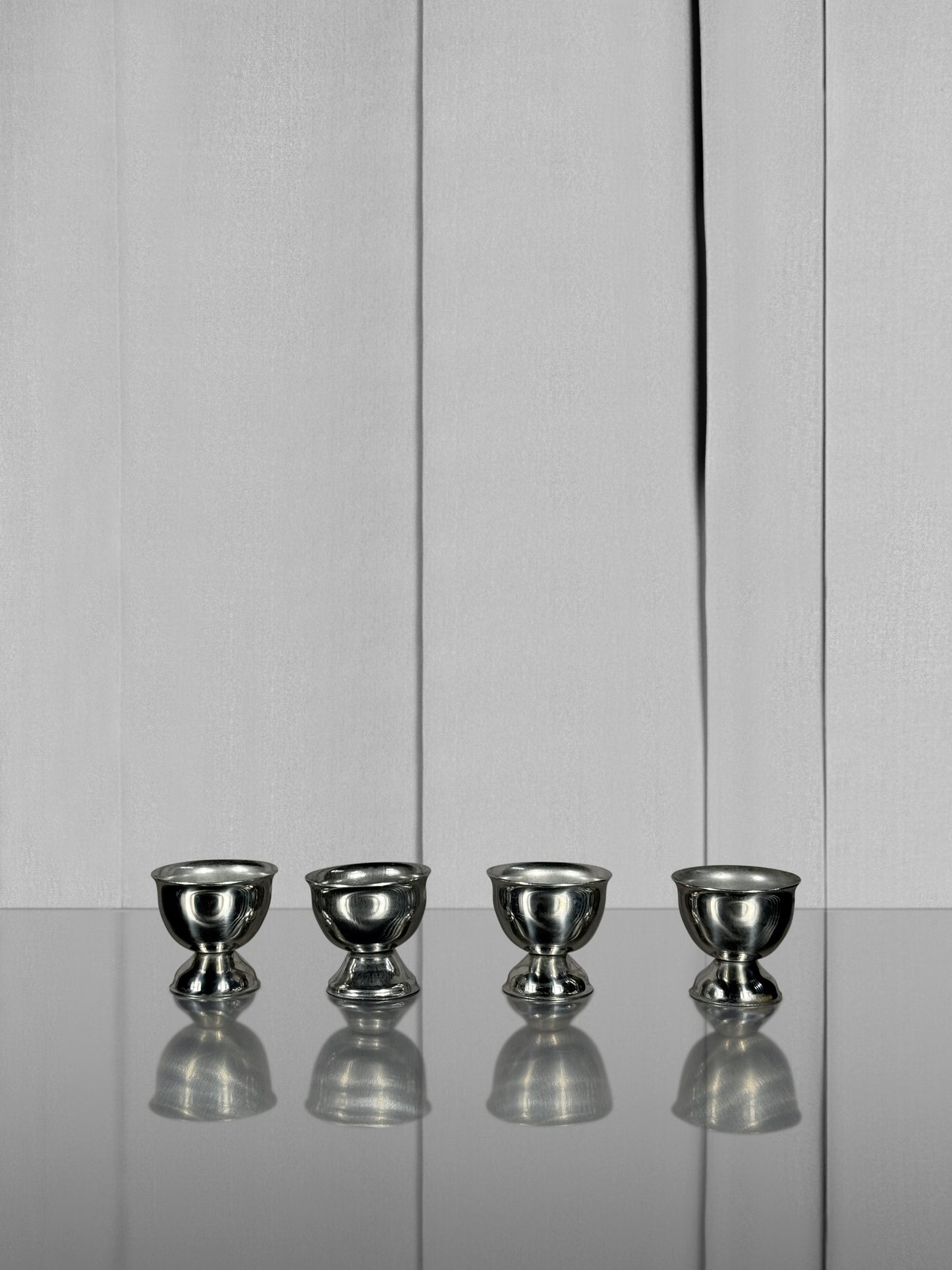 Egg-cup on a pedestal