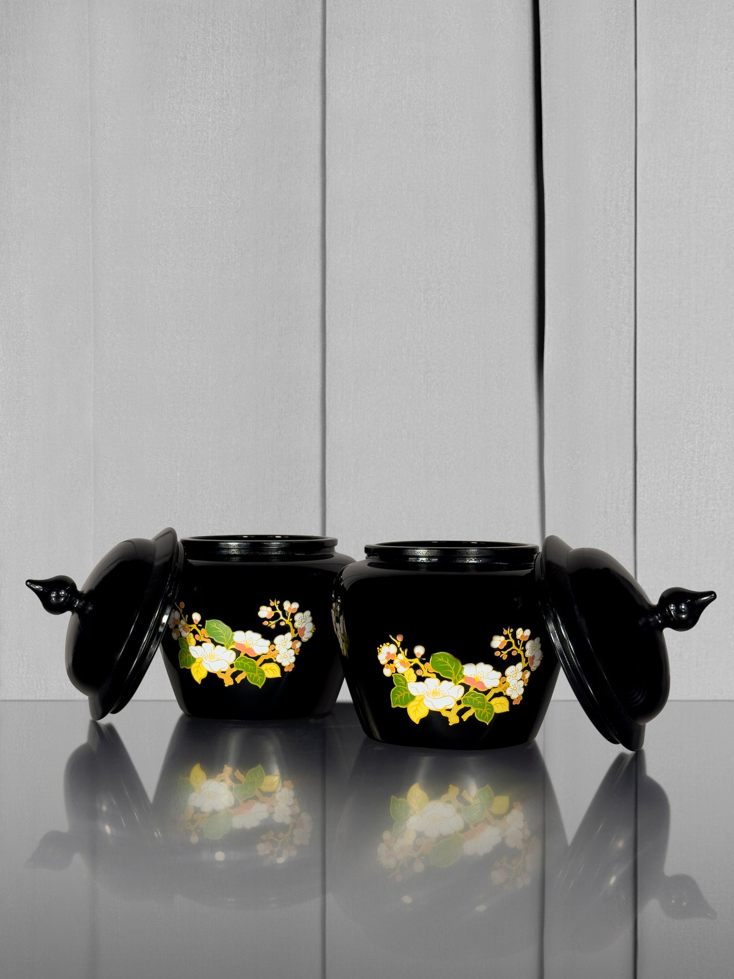 Tiny Stamnos vase