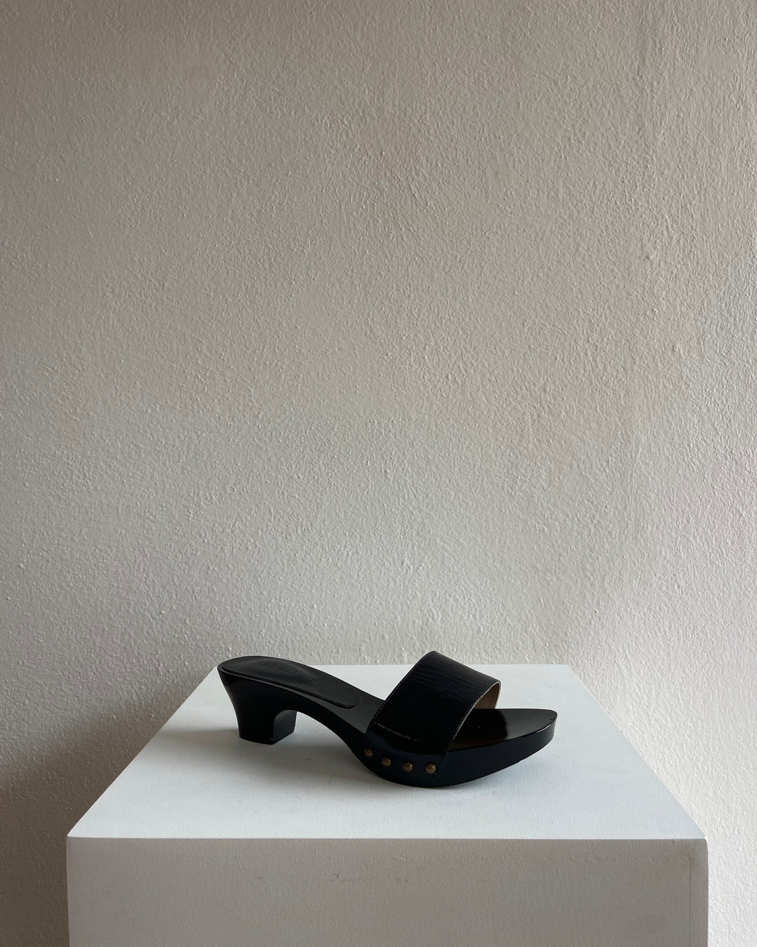 Yin Yang Clogs- 37
