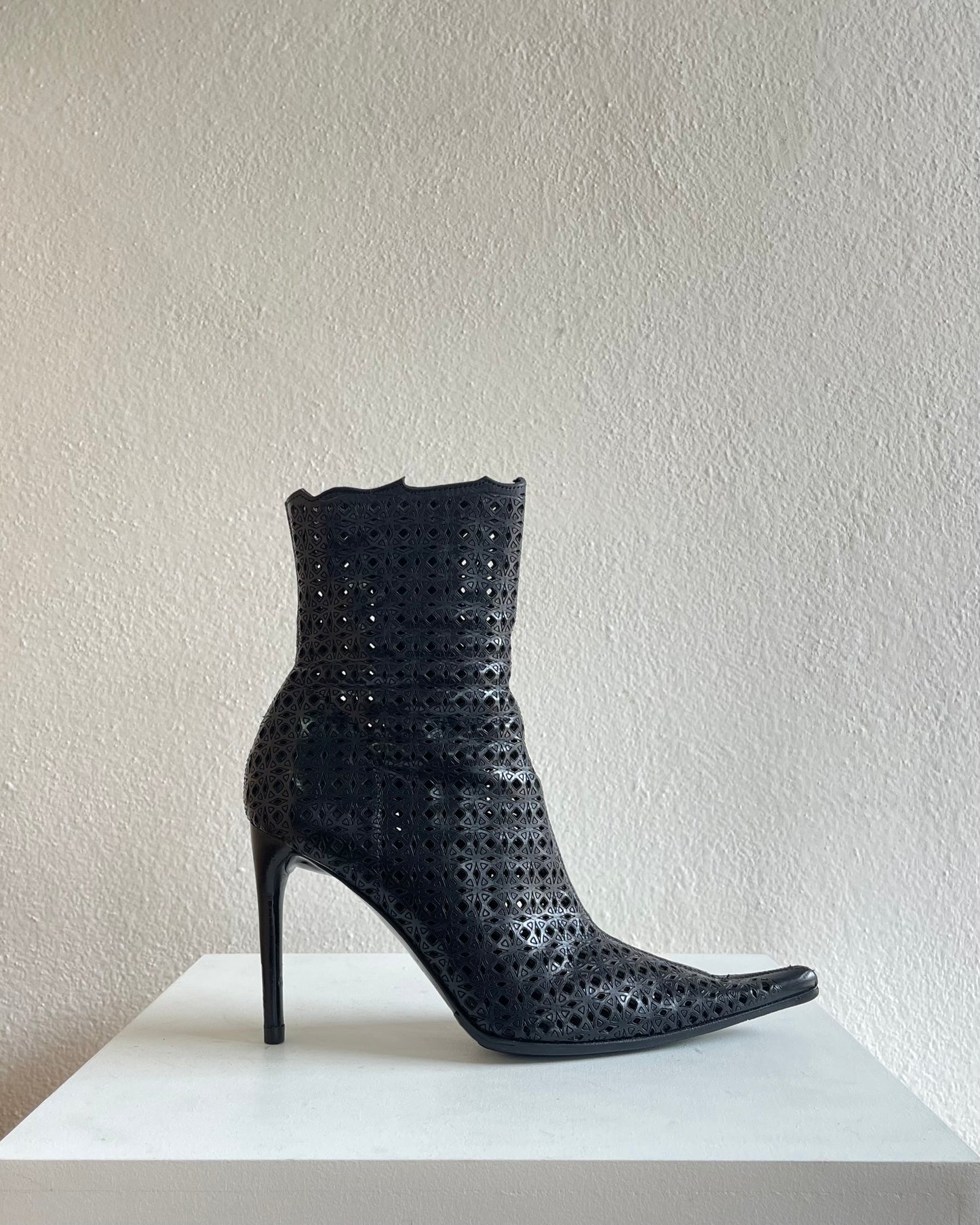 Ankle "traforato" boots - 38,5