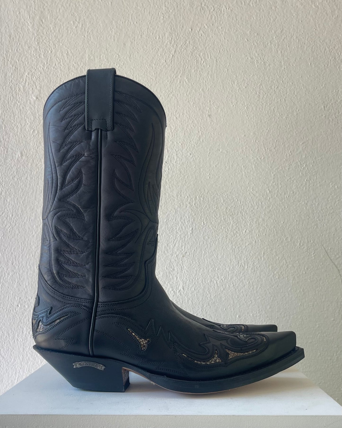 Sendra black piton boots