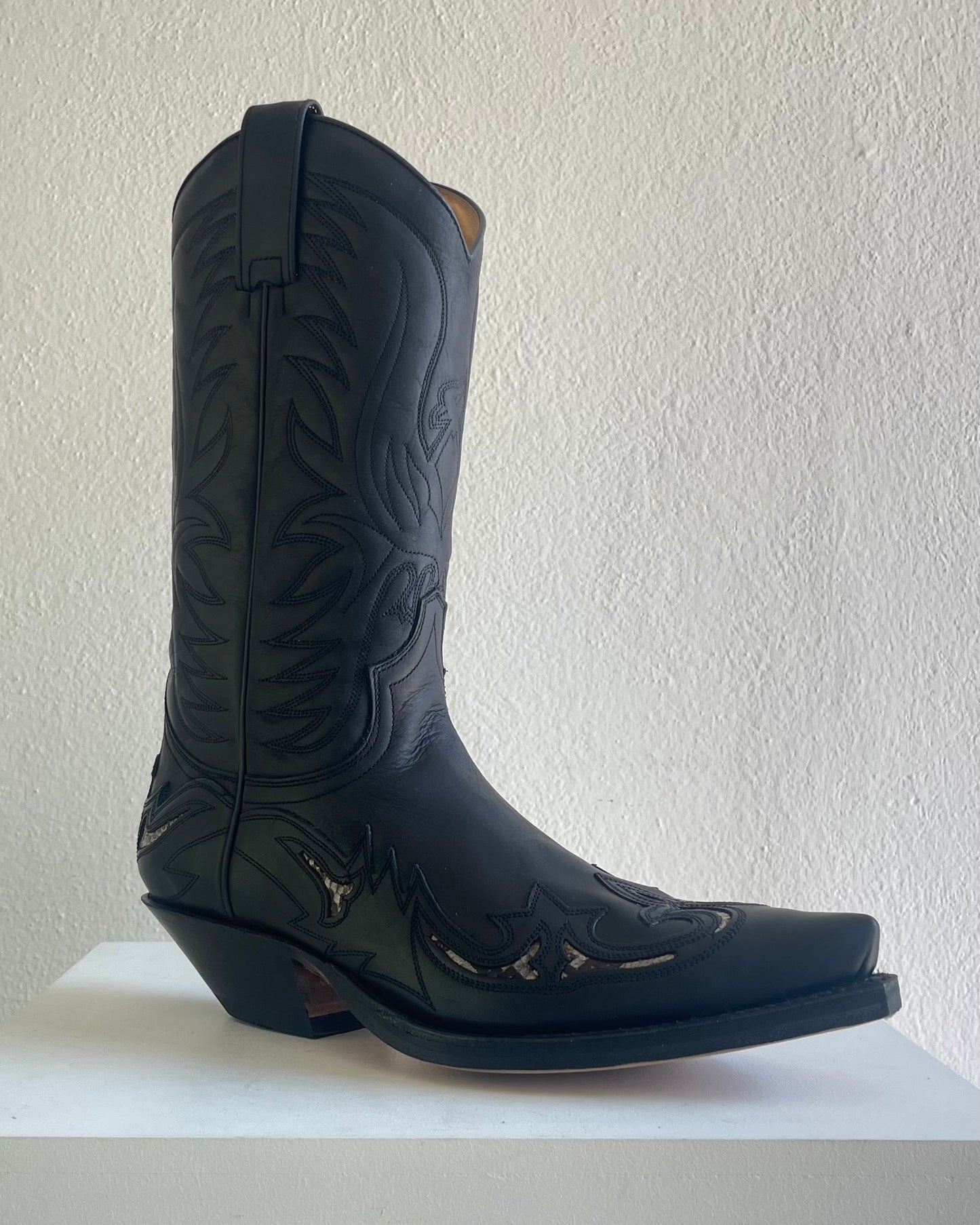 Sendra black piton boots