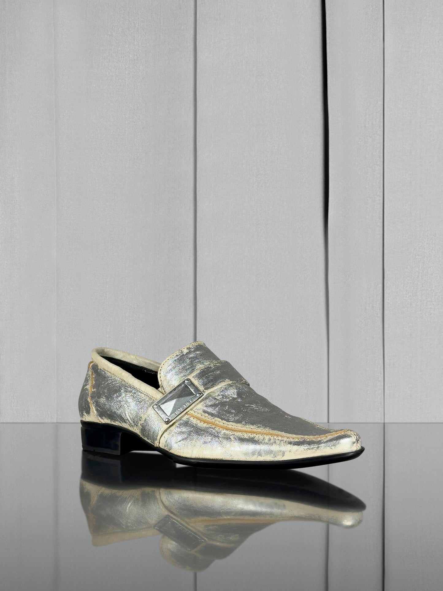 Pointed Loafer – Brushed Silver